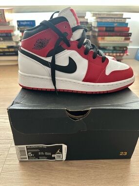 Jordan Air Jordan 1 Mid (GS) - White/Red/Black